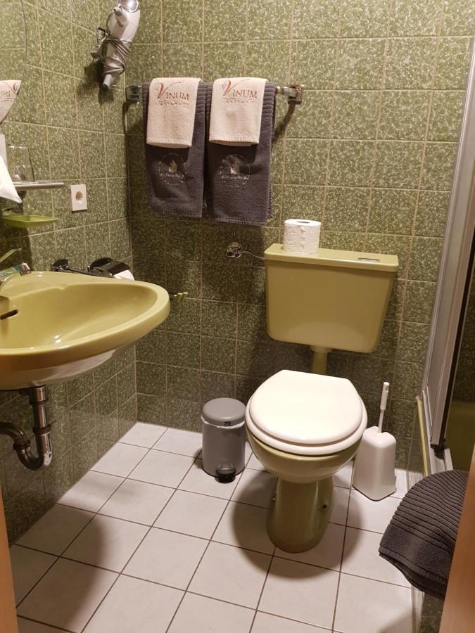Gaestehaus Vinum Leiwen Buitenkant foto